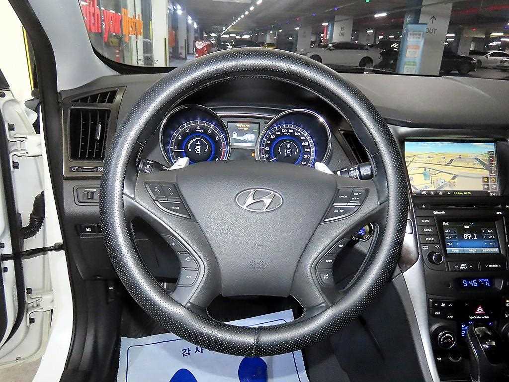 HYUNDAI Sonata - Vista 7