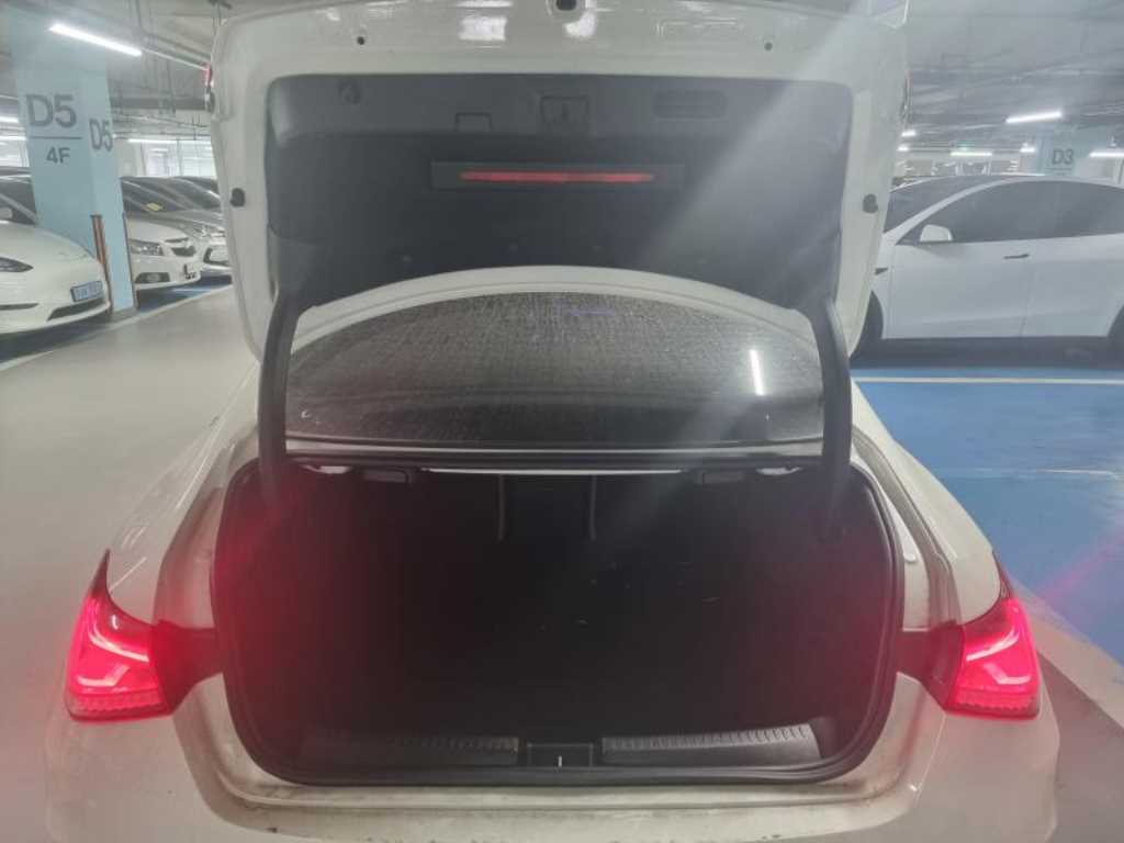 Mercedes Benz CLA Class - Vista 4