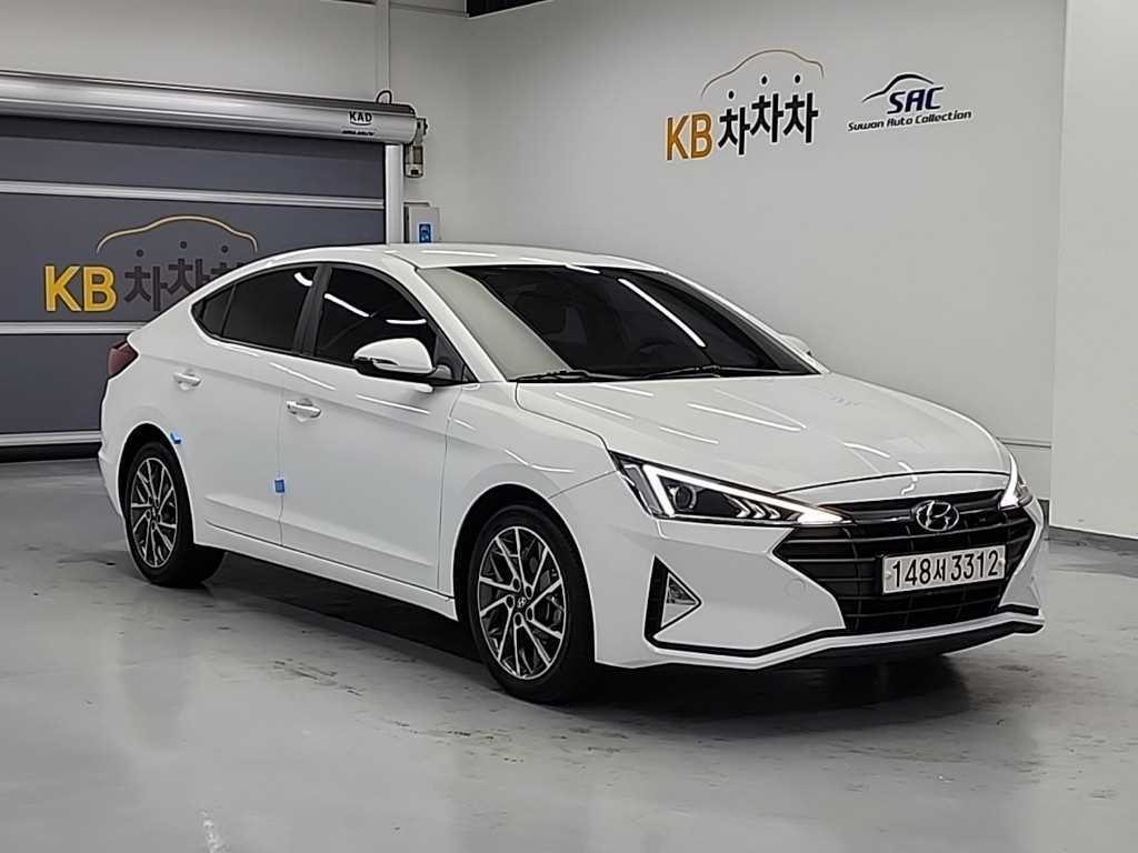 HYUNDAI Avante - Vista 4