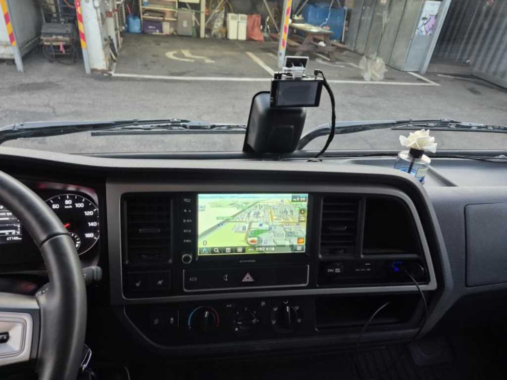 medium and large cargo truck - Vista 12