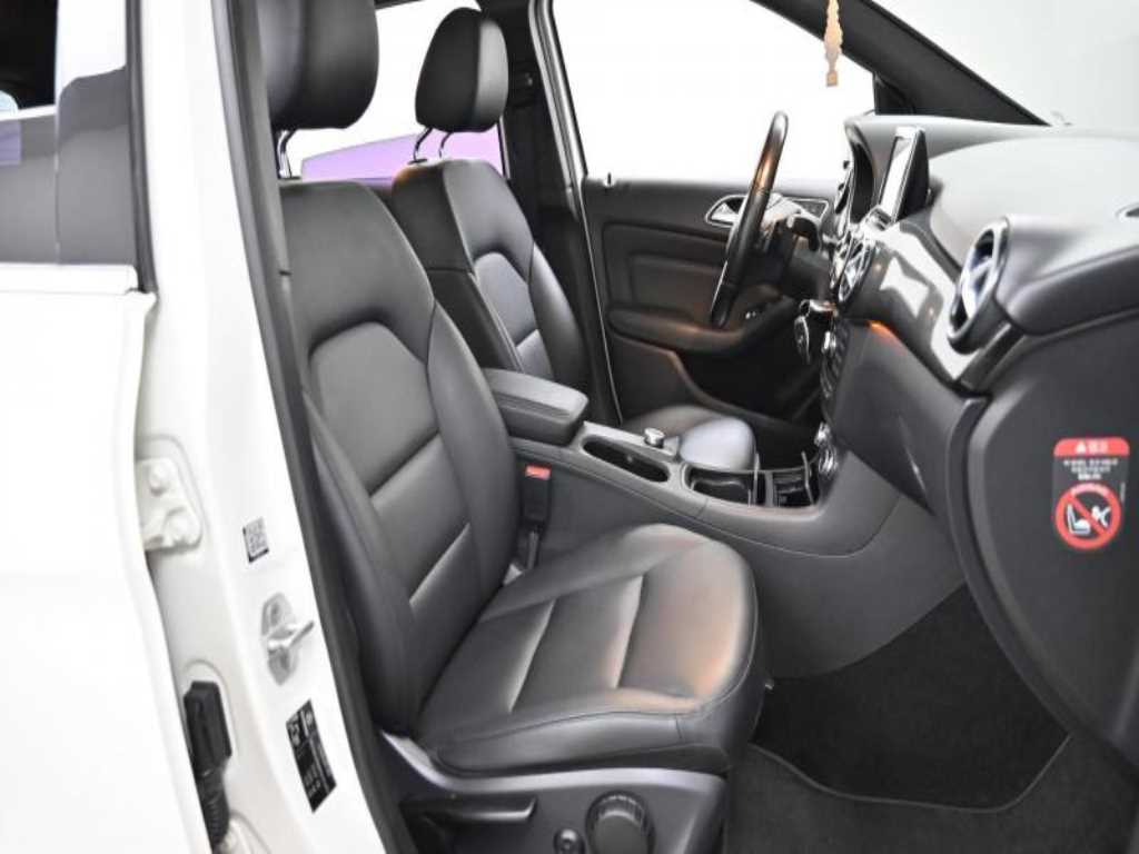 Mercedes Benz B Class (MY B) - Vista 10