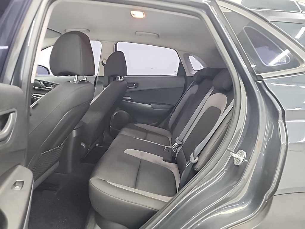 HYUNDAI Kona - Vista 12