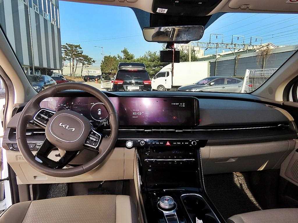 KIA Carnival - Vista 8