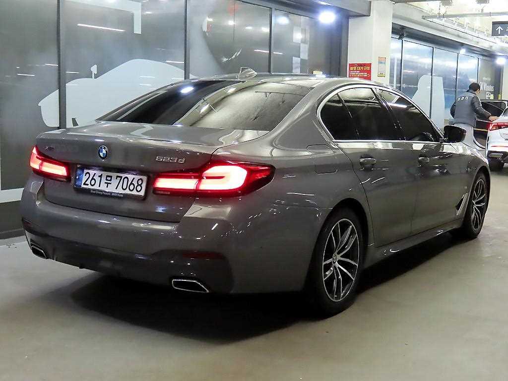 BMW 5 Series - Vista 4