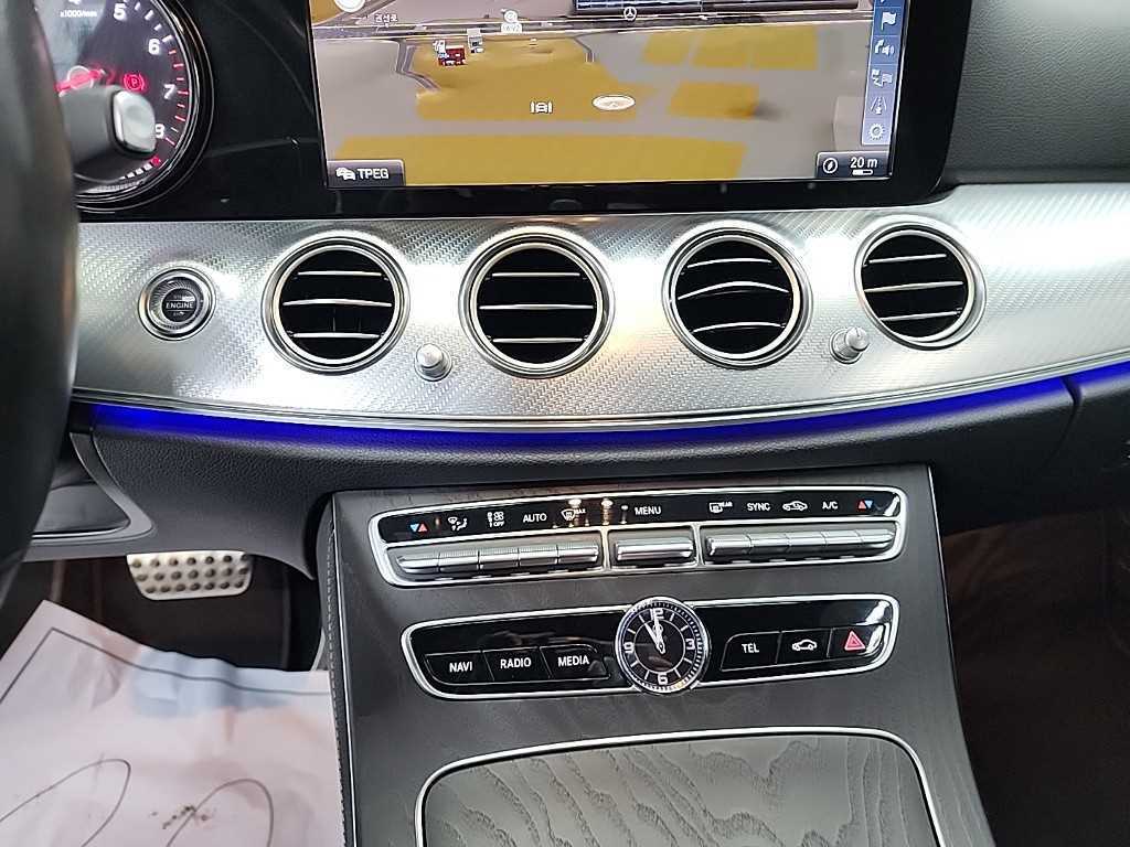 Mercedes Benz E class - Vista 10