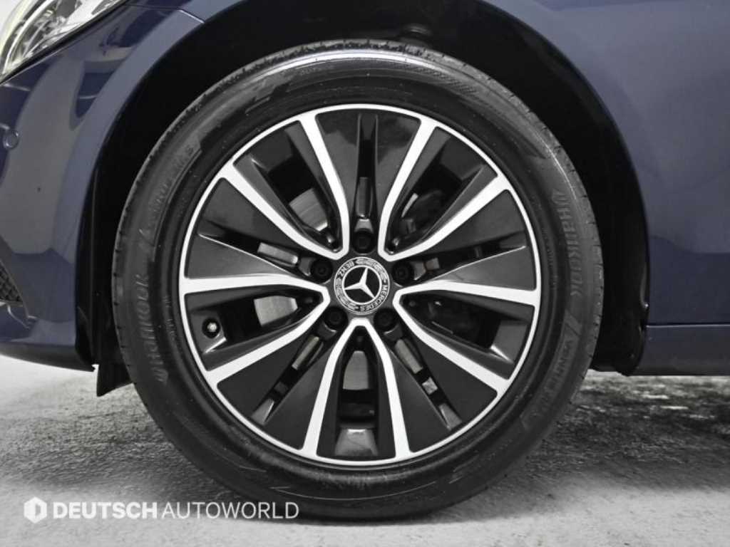 Mercedes Benz C Class - Vista 5