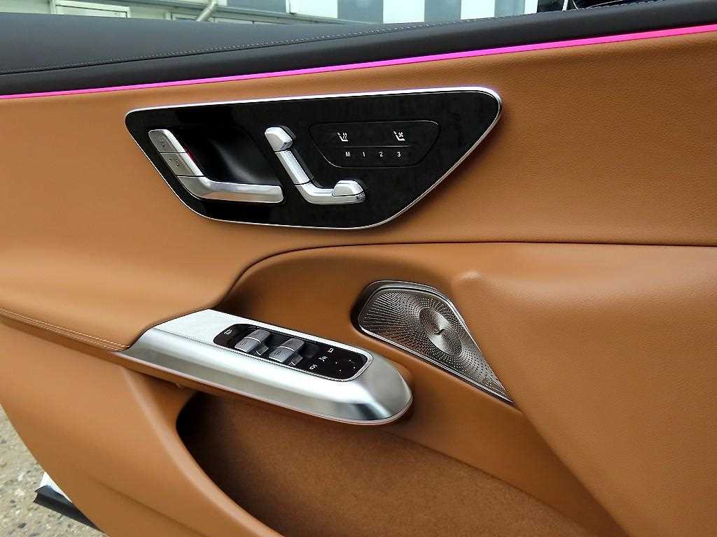 Mercedes Benz E class - Vista 12