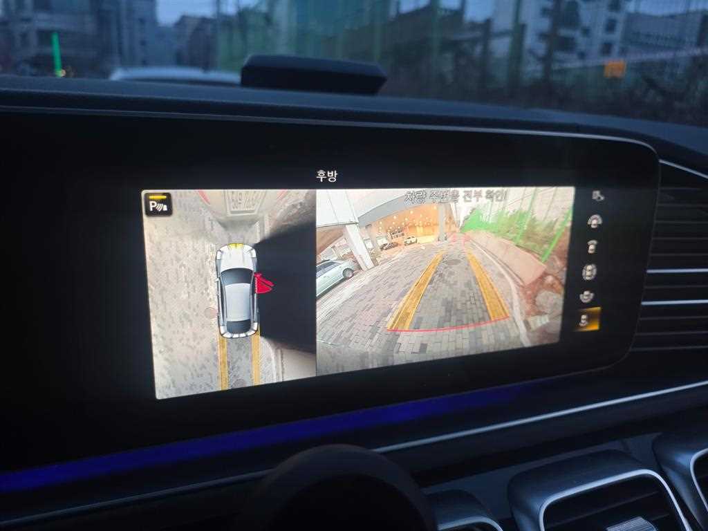 Mercedes Benz GLE Class - Vista 11