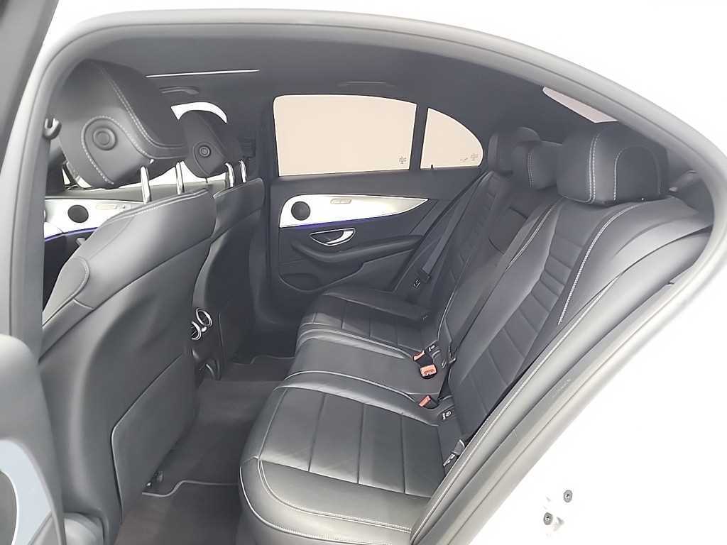 Mercedes Benz E class - Vista 12