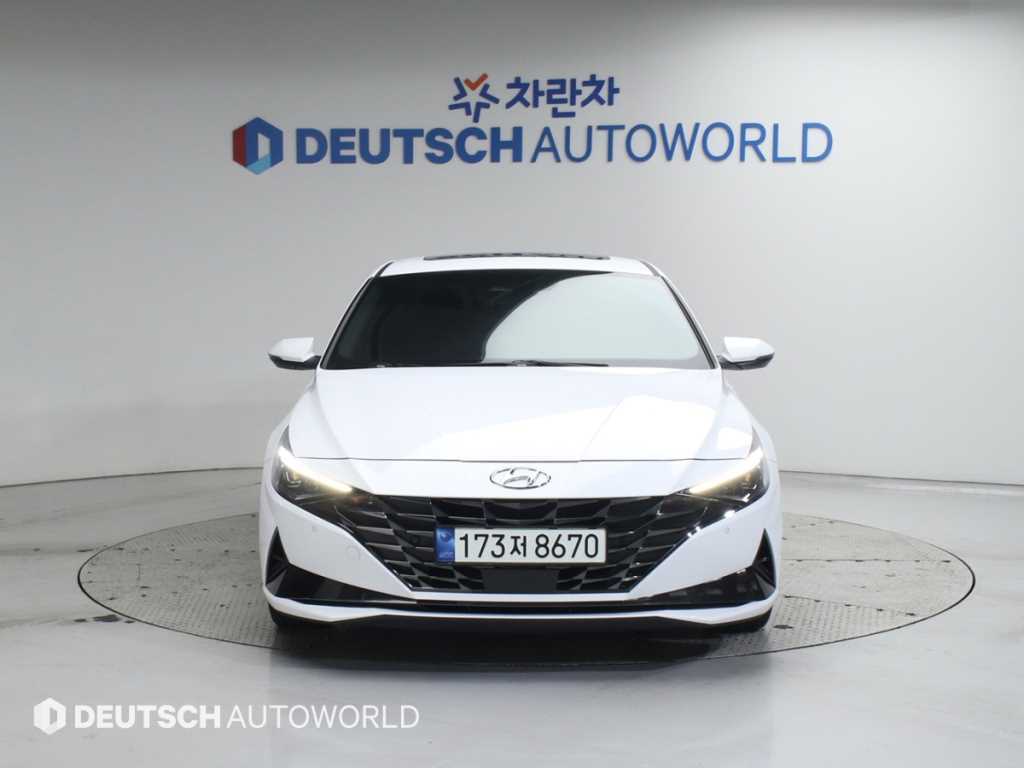 HYUNDAI Avante - Vista 3