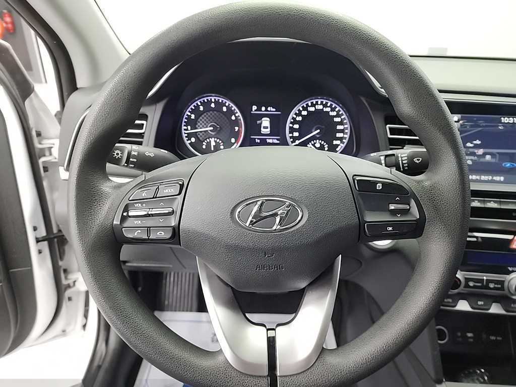 HYUNDAI Avante - Vista 9