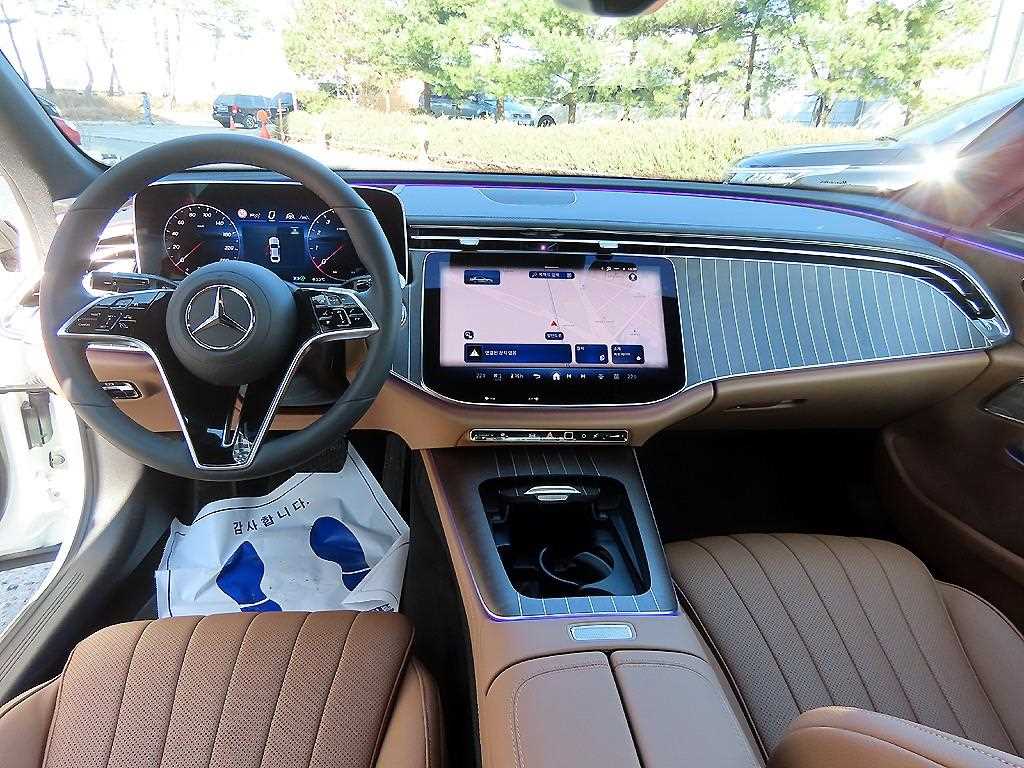 Mercedes Benz E class - Vista 7