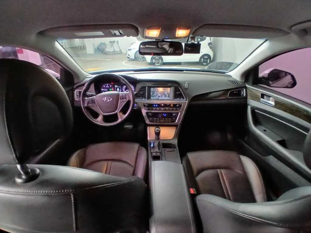 HYUNDAI Sonata - Vista 6