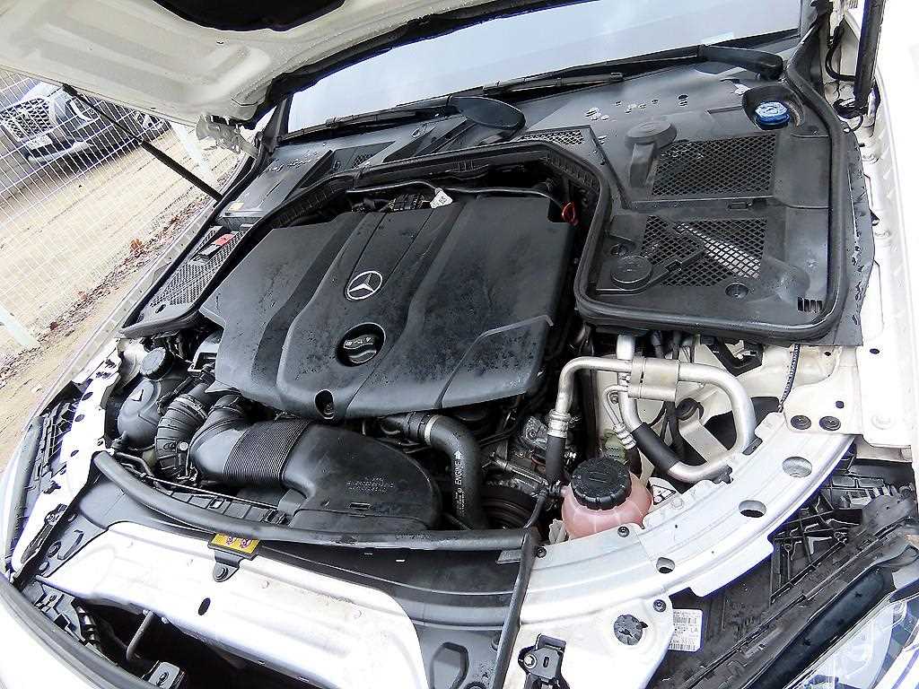 Mercedes Benz C Class 2015 Blanco - Importación desde Corea - HF Imports Iquique - Foto 19