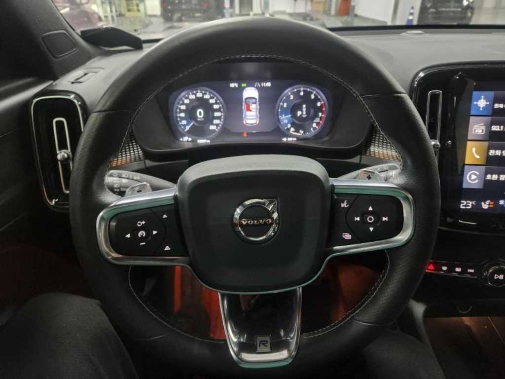 Volvo XC40 - Vista 8