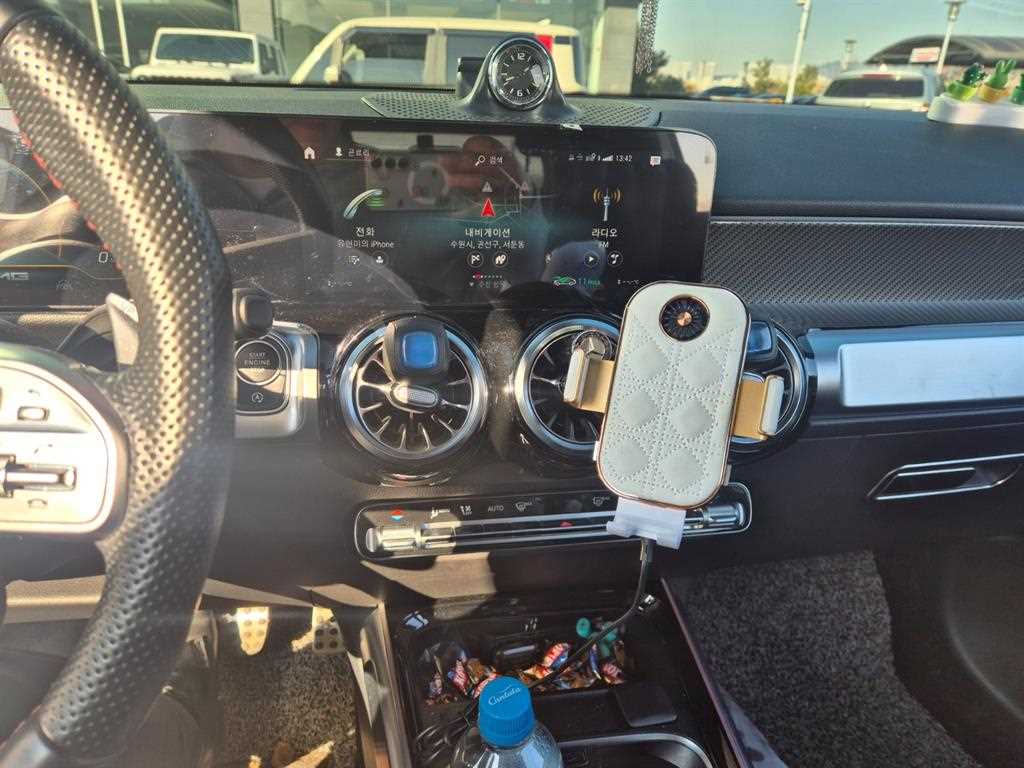 Mercedes Benz GLB Class - Vista 5