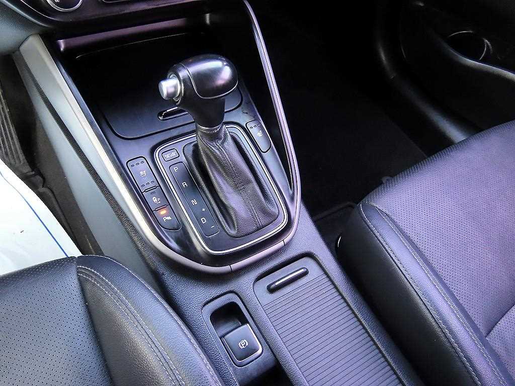 KIA Carens - Vista 10