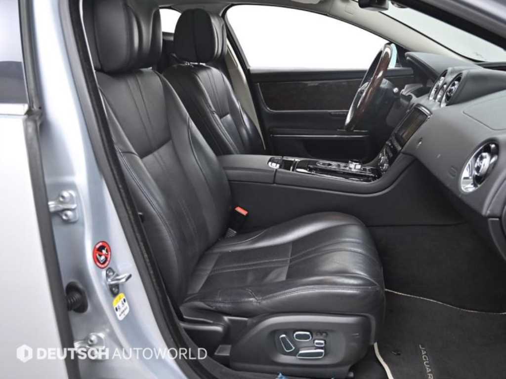 Jaguar XJ - Vista 10