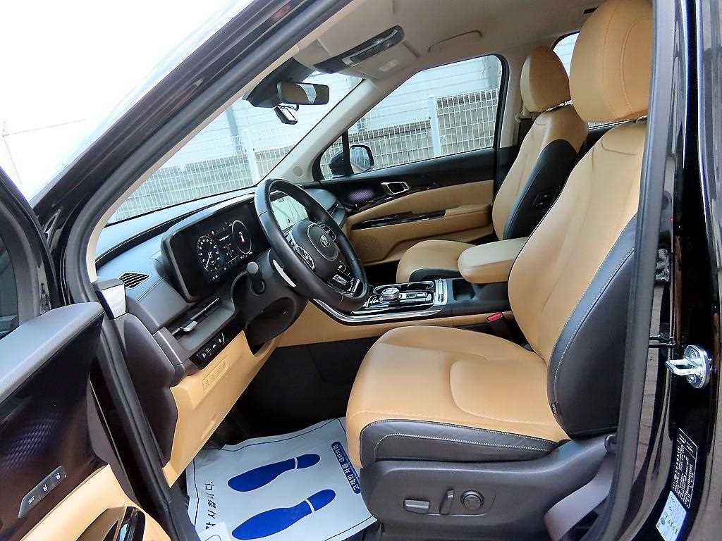 KIA Carnival - Vista 5