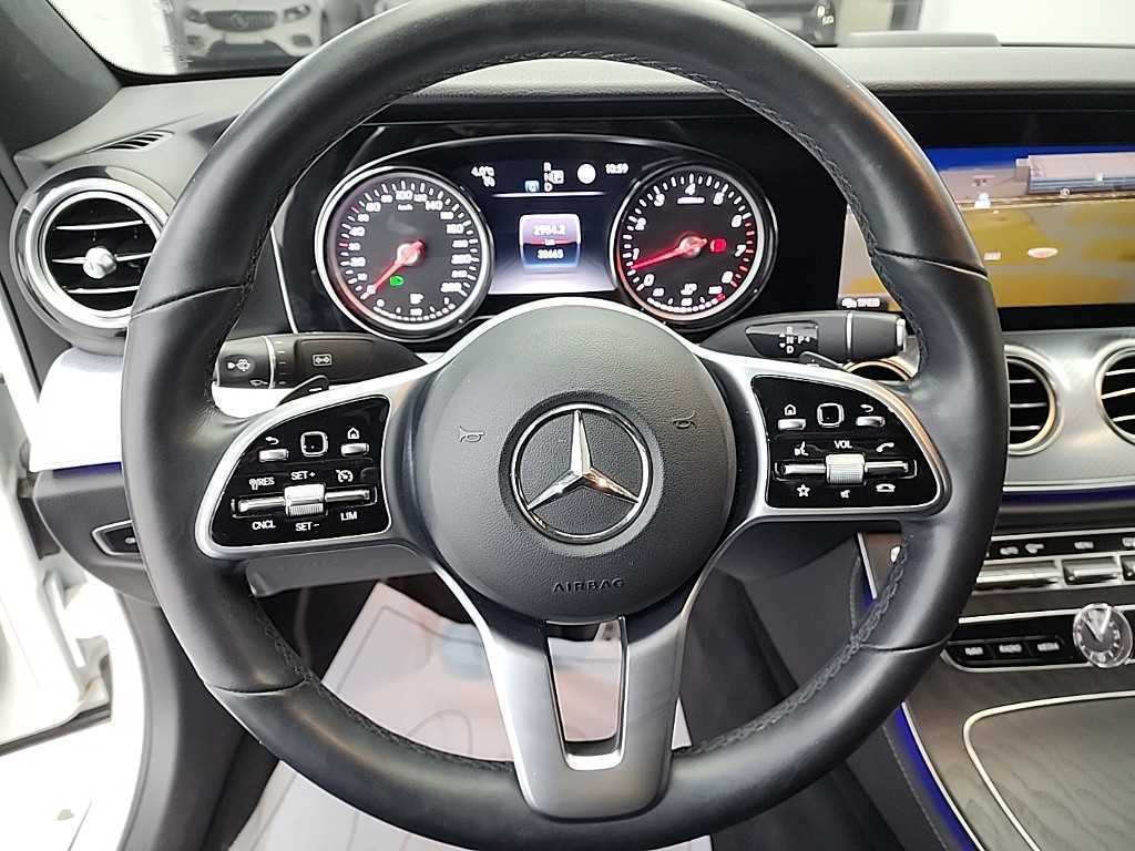 Mercedes Benz E class - Vista 9