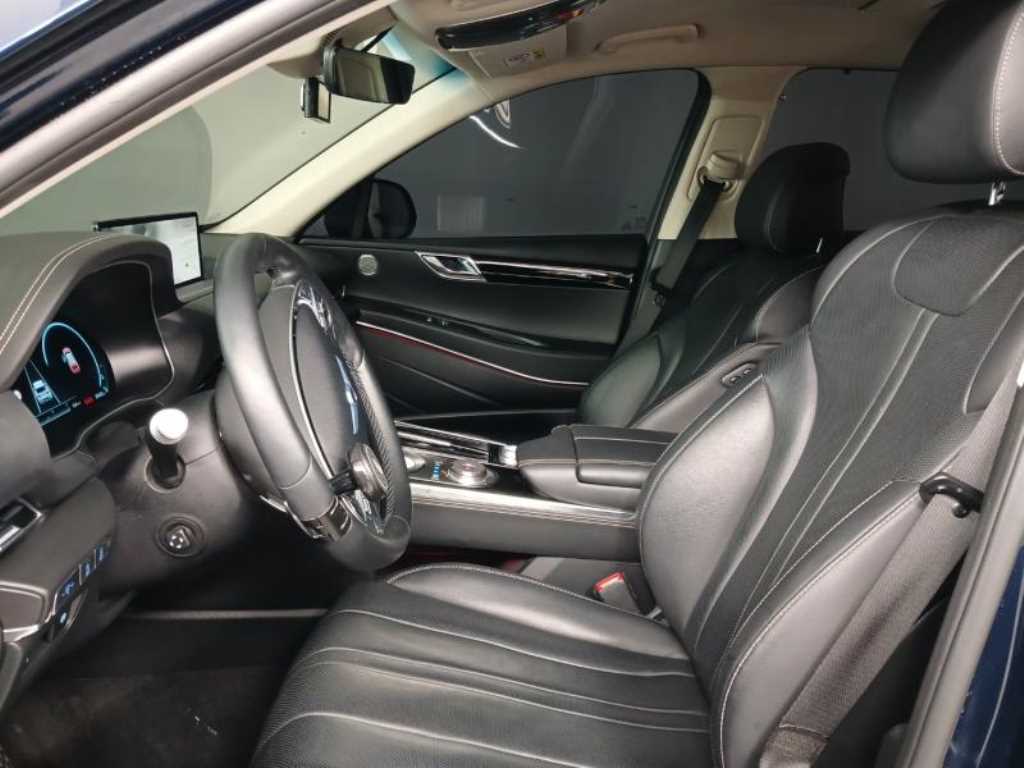 Genesis GV80 - Vista 7