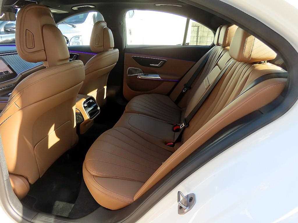 Mercedes Benz E class - Vista 6