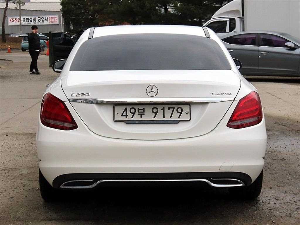 Mercedes Benz C Class - Vista 4