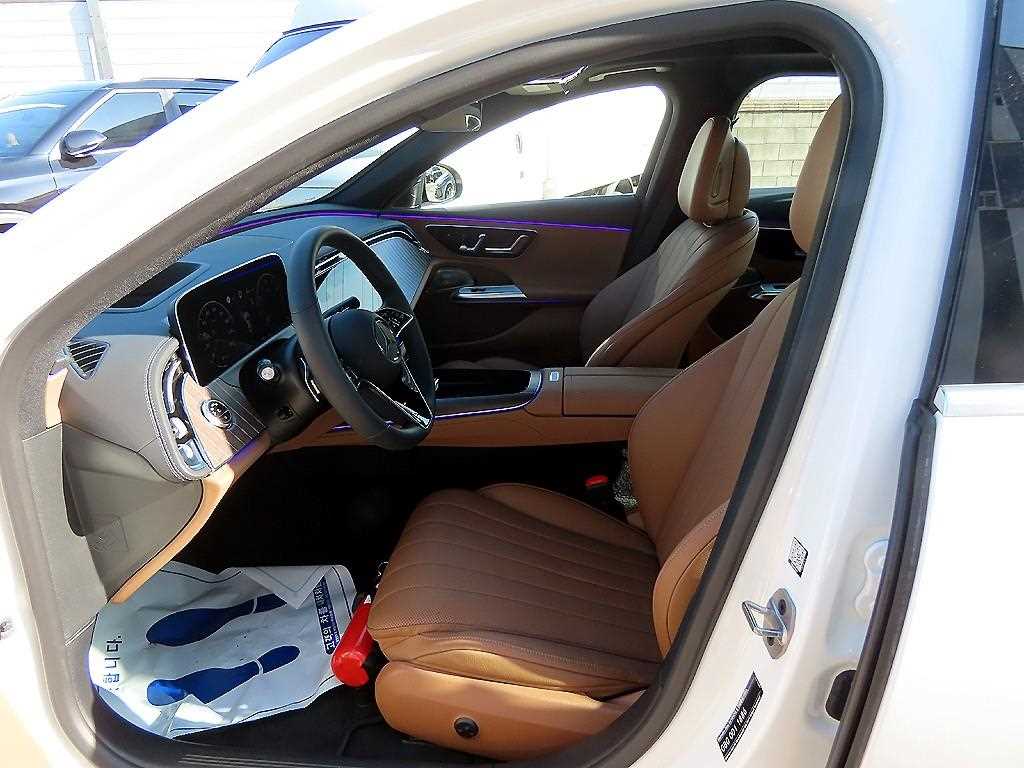 Mercedes Benz E class - Vista 5