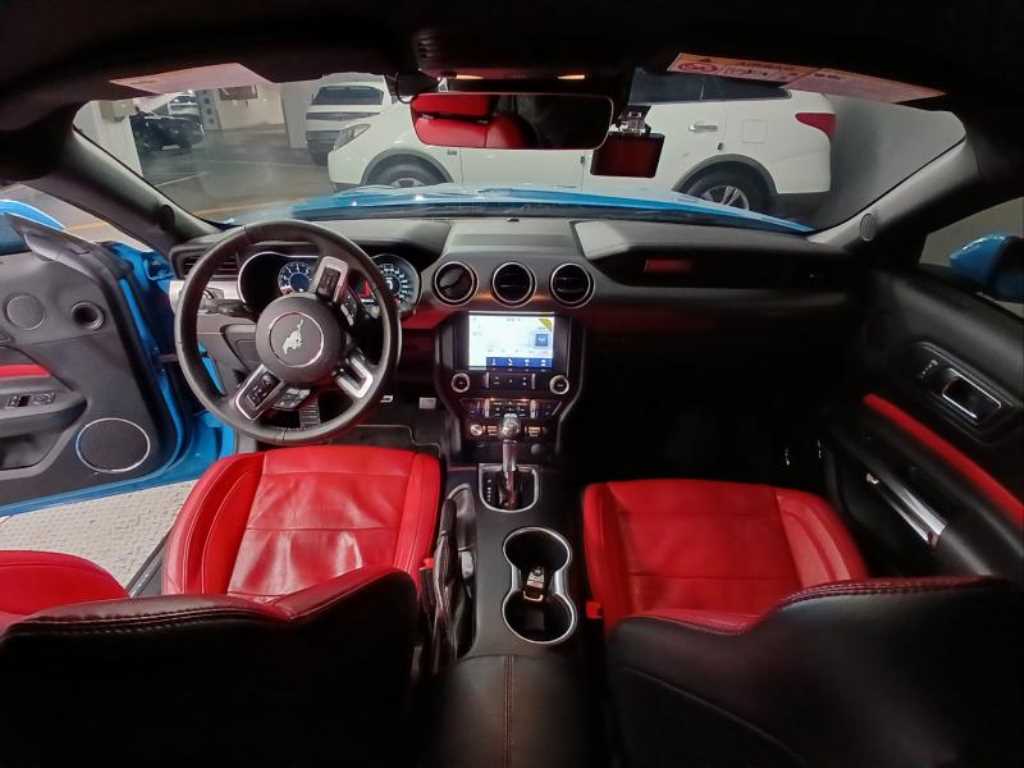 Ford Mustang - Vista 6