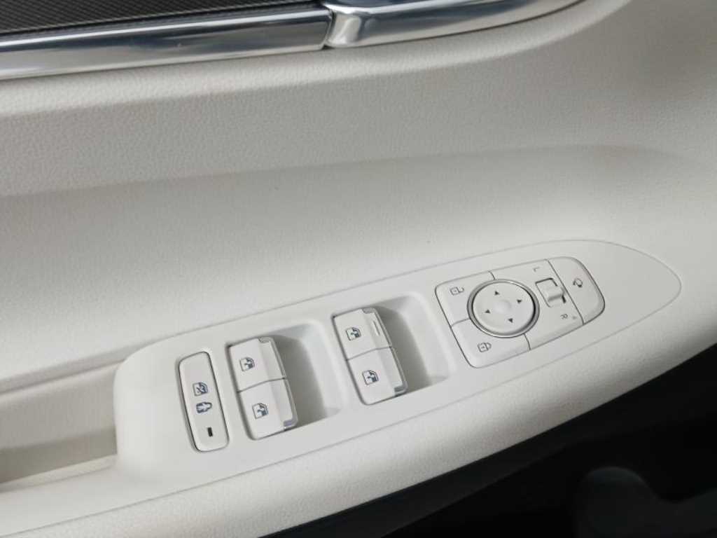 HYUNDAI Grandeur - Vista 11