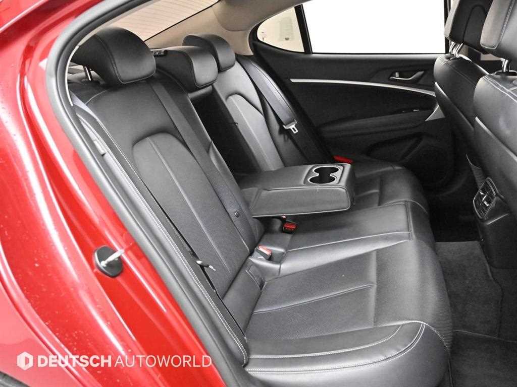 Genesis G70 - Vista 12