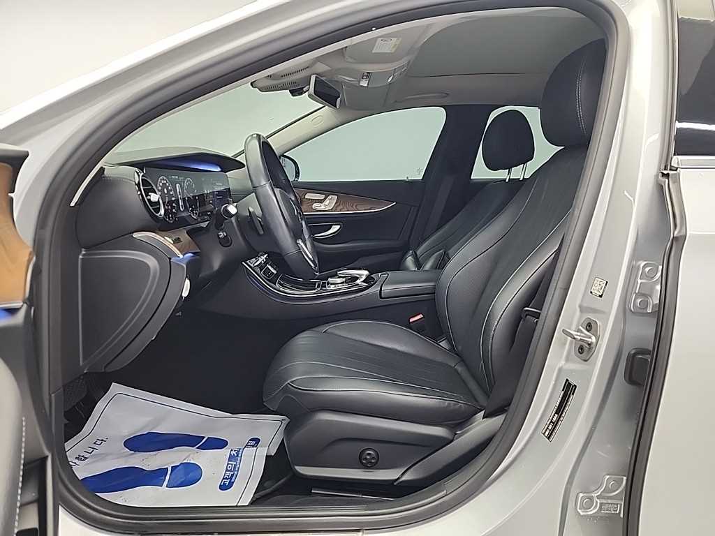 Mercedes Benz E class - Vista 11