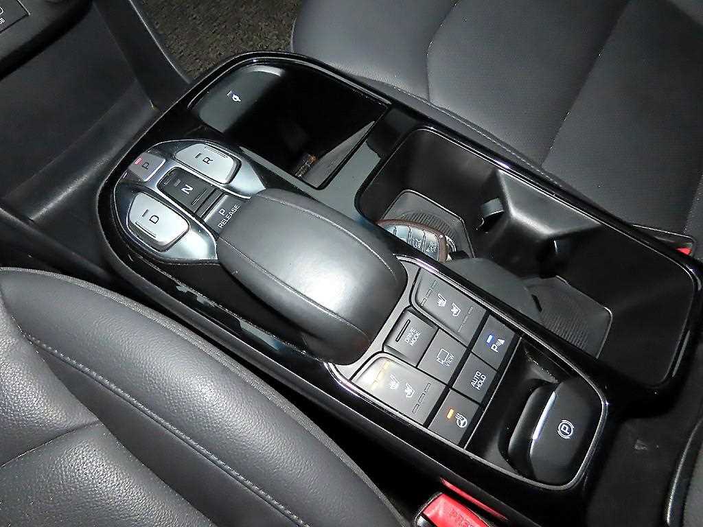 HYUNDAI Ioniq - Vista 10