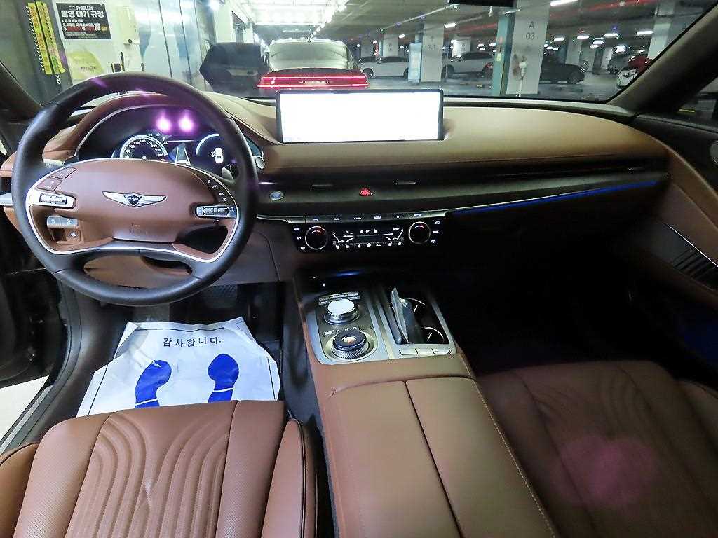 Genesis G80 - Vista 10