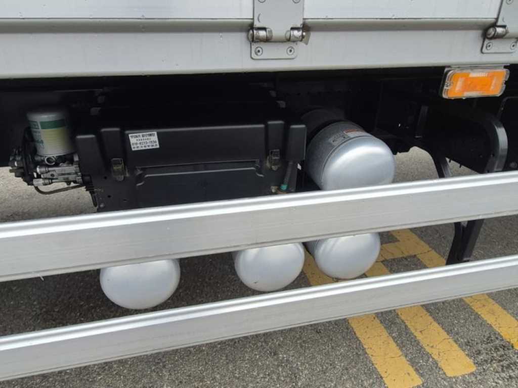 medium and large cargo truck 2023 Blanco - Importación desde Corea - HF Imports Iquique - Foto 17