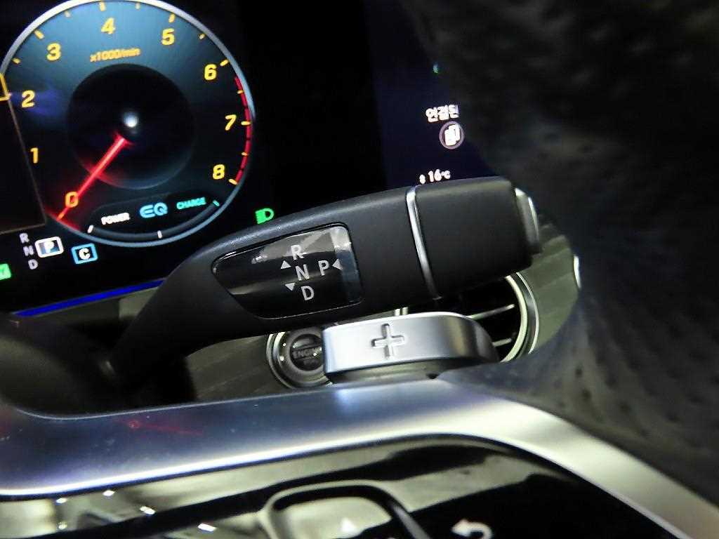 Mercedes Benz E class - Vista 12