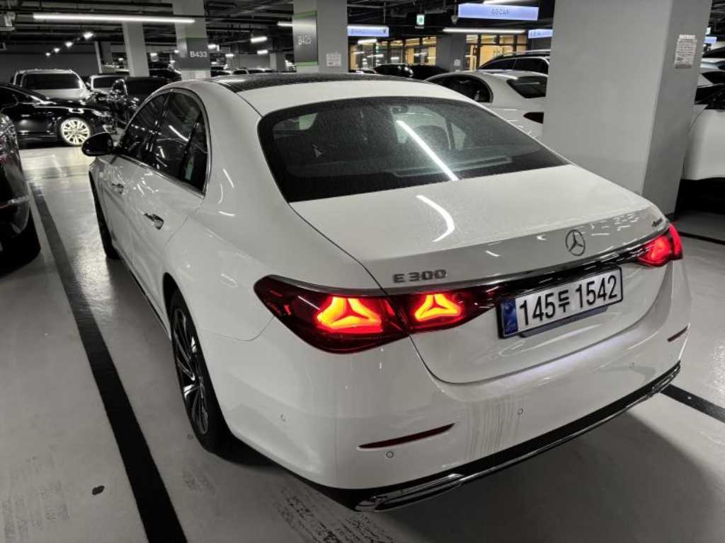 Mercedes Benz E class - Vista 5
