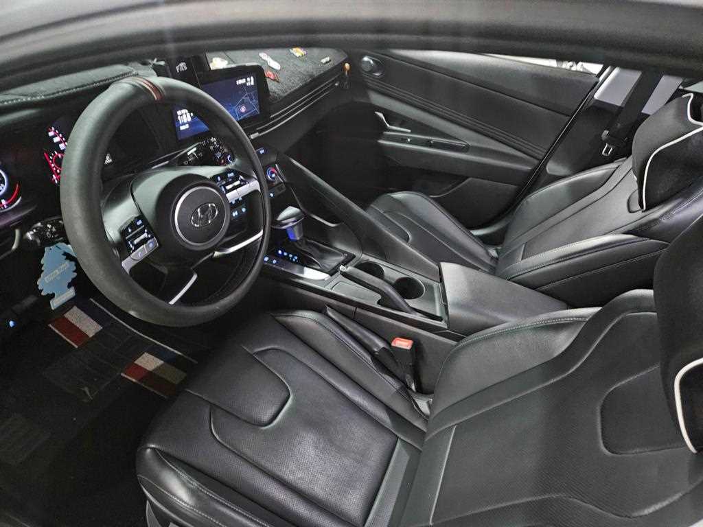 HYUNDAI Avante - Vista 7