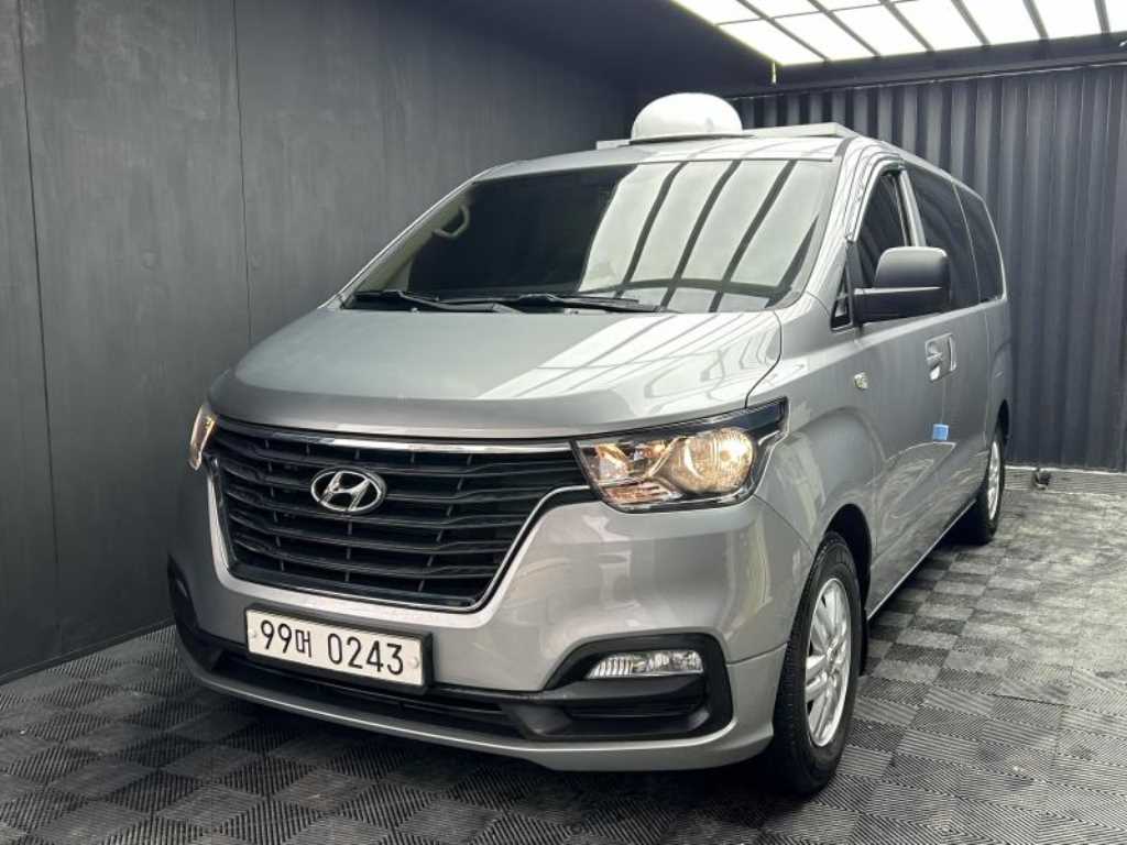 HYUNDAI Starex - Vista 4
