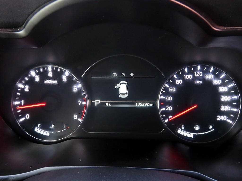 KIA Carens - Vista 9