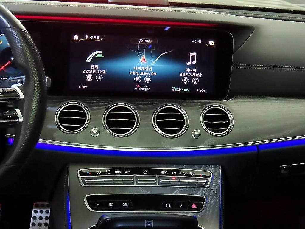 Mercedes Benz E class - Vista 11