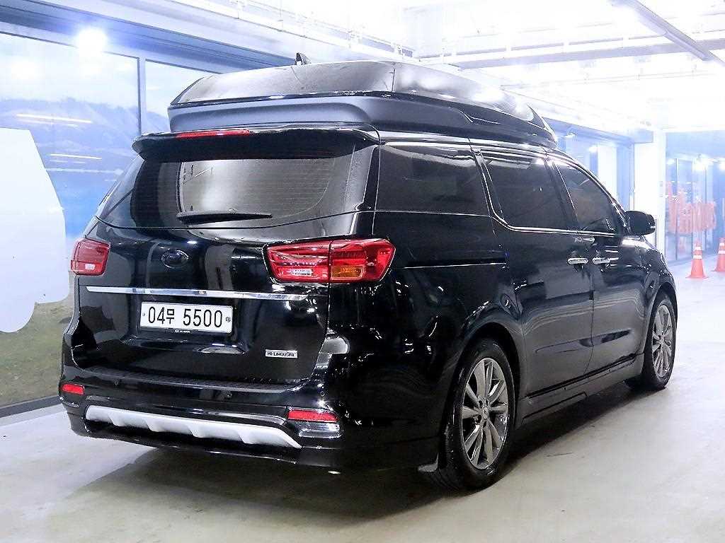 KIA Carnival - Vista 4