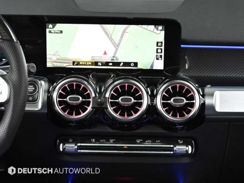 Mercedes Benz GLB Class - Vista 12