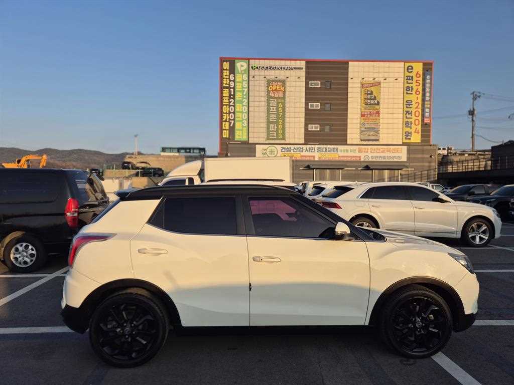 Ssangyong Tivoli - Vista 6