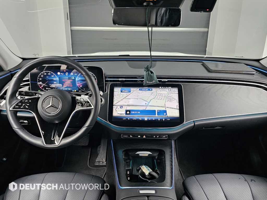 Mercedes Benz E class - Vista 7