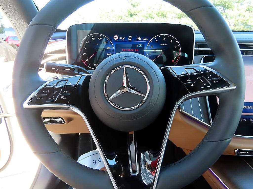 Mercedes Benz E class - Vista 8