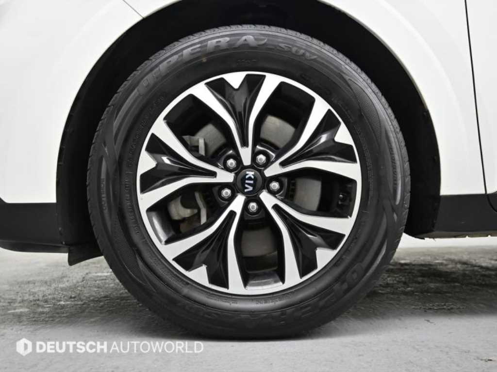 KIA Carnival - Vista 5