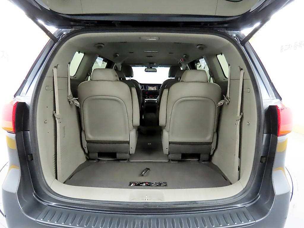 KIA Carnival 2015 Gris - Importación desde Corea - HF Imports Iquique - Foto 18
