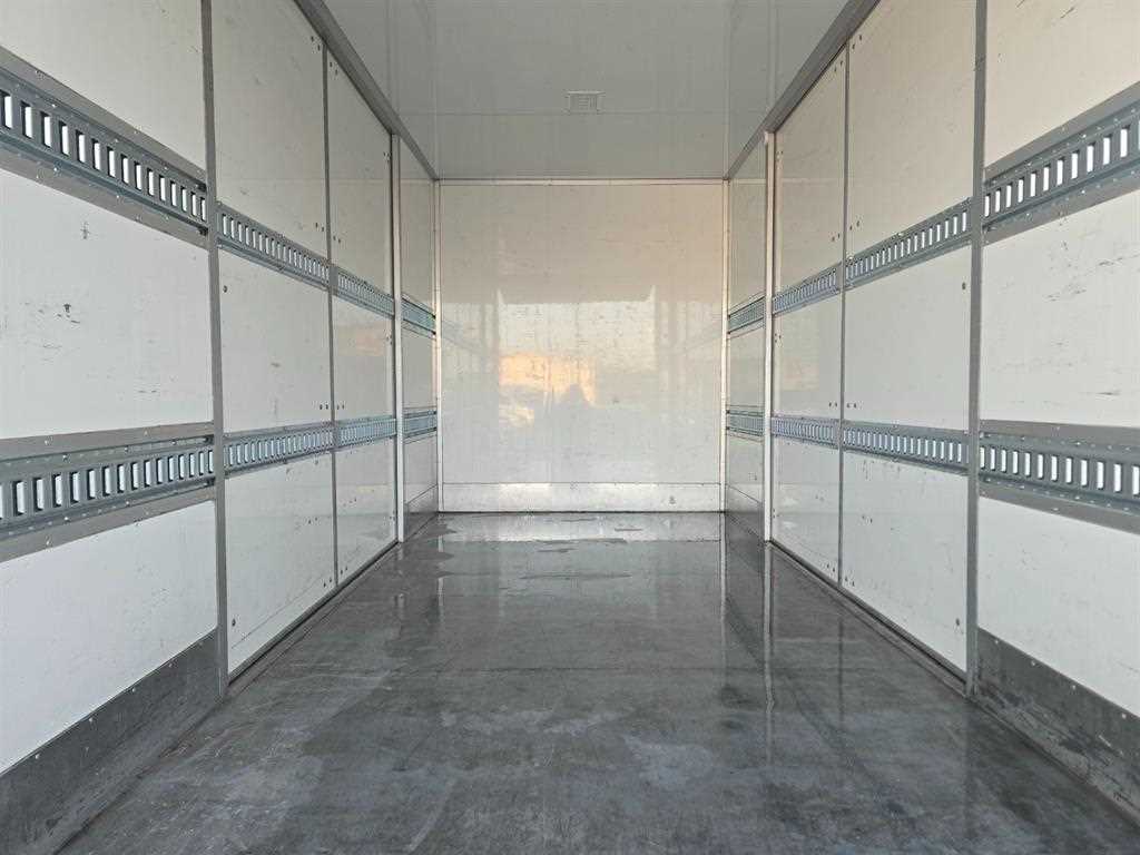 medium and large cargo truck - Vista 10