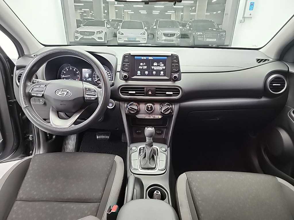 HYUNDAI Kona - Vista 7